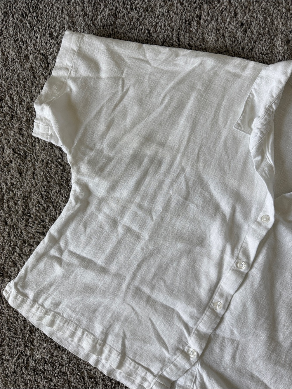 Women’s White cropped Short-Sleeve Button Front Top - Picture 4 of 4